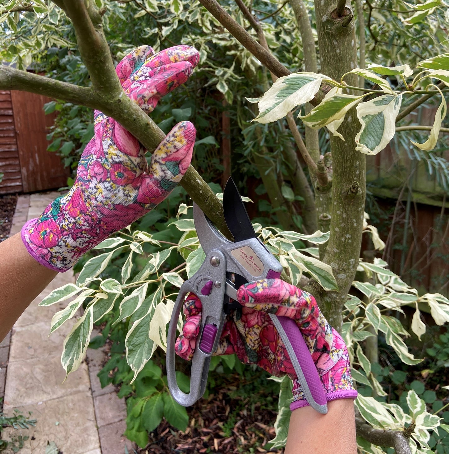 Petal Power Ladies Gardening Gloves (2 Pairs) Rose Garden Floral  - Work Gloves for Women - Best Ladies Garden Gift