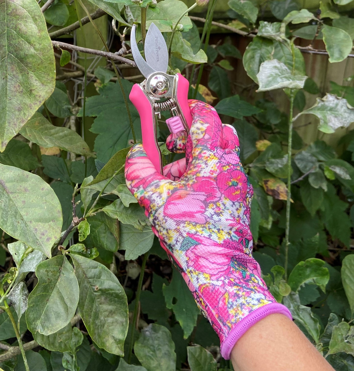 Petal Power Ladies Garden Gloves (2 pairs) & Mini Pruner Secateurs Set - Ladies Garden Gift